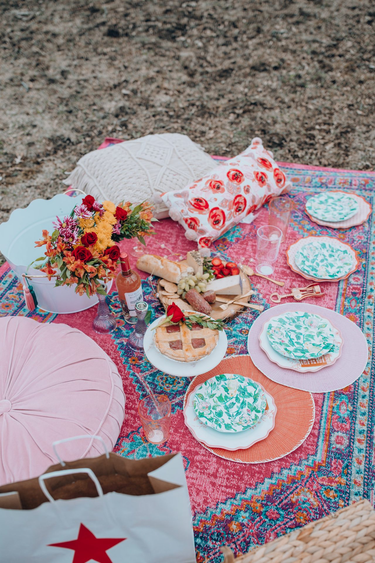 Chicago lifestyle blogger Happily Inspired is sharing the most colorful, bright, and fun Mother’s Day Picnic set up. Think all things bright and colorful!