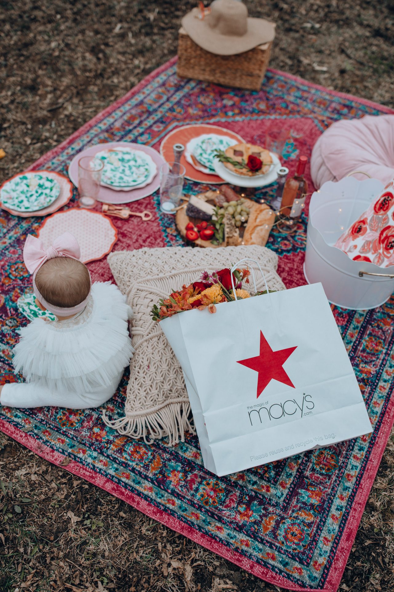 Chicago lifestyle blogger Happily Inspired is sharing the most colorful, bright, and fun Mother’s Day Picnic set up. Think all things bright and colorful!