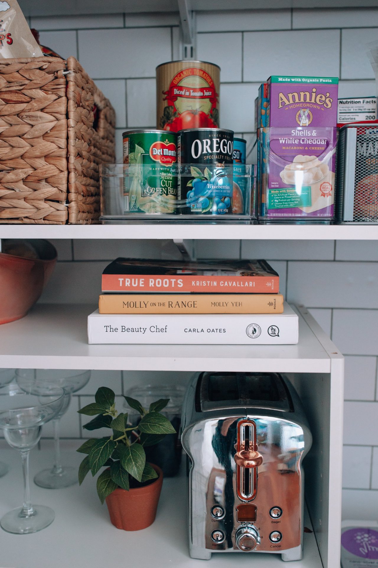 small pantry organization