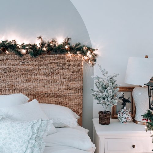 holiday bedroom decor