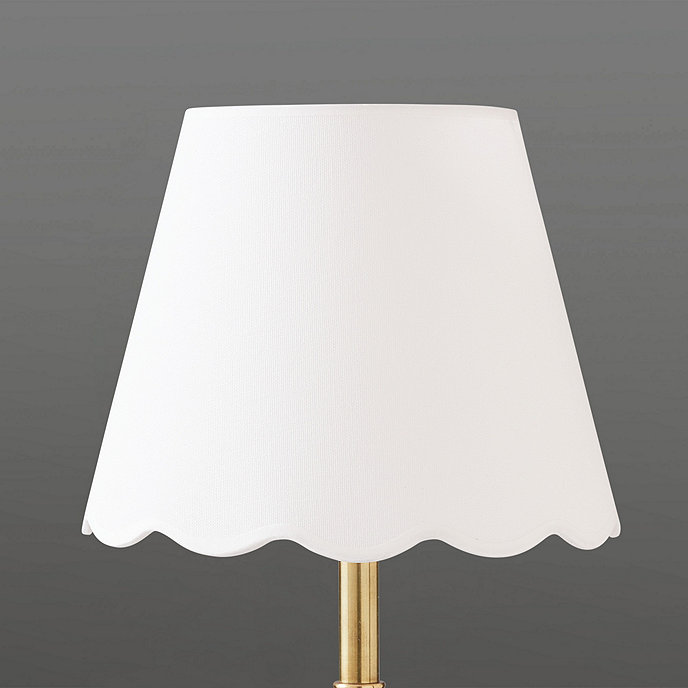 white scalloped lamp shade