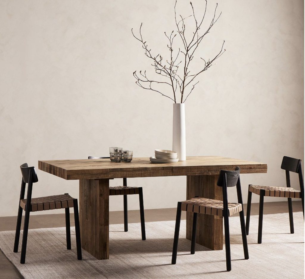 oak extendable dining table that can seat 6. 